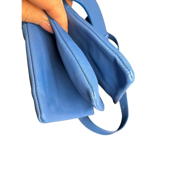 Bottega Veneta NWT Fluid Messenger Crossbody Bag in Blue - Picture 11 of 16